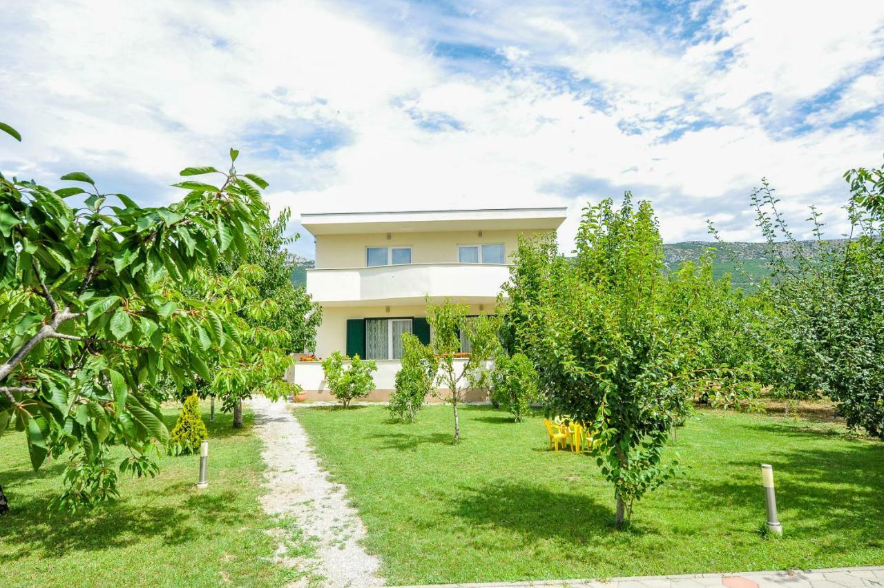 Villa Katarina Kastela Luaran gambar