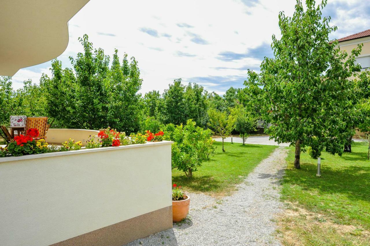 Villa Katarina Kastela Luaran gambar